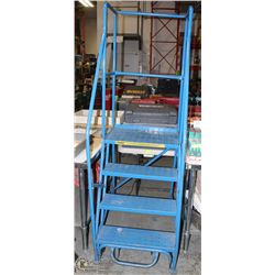 4-STEP BLUE MOBILE PLATFORM