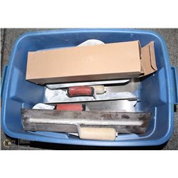 BLUE TOTE OF ASSORT. TROWELS MARSHALL TOWN