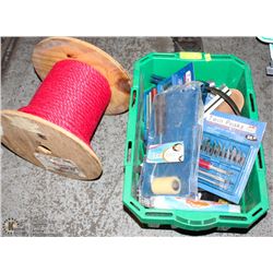 TOTE OF MISC. COMMERCIAL HOUSEHOLD GOODS