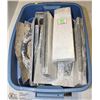 Image 1 : TOTE OF ASSORTED TROWELS AND SANDPAPER