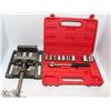 Image 1 : SOCKET SET AND 1" TALL VISE