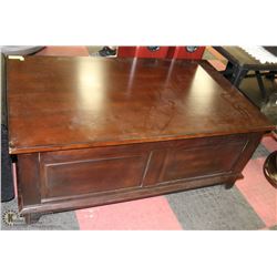 WOOD LIFT TOP COFFEE TABLE WITH STORAGE. 48X28X20