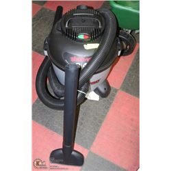 8 GALLON SHOP VAC WITH HOSE