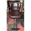 Image 1 : SALON CHAIR WITH BROWN LEATHERETTE AND CHROME ARMS