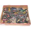 Image 1 : FLAT OF MANY ASSORTED SCREWDRIVERS