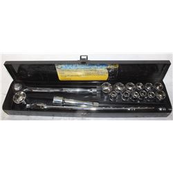 16PC SOCKET SET WITH CASE