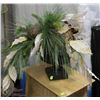 Image 1 : ARTIFICIAL ARRANGEMENT  21" TALL