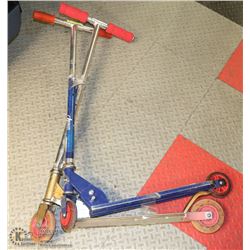 2 SCOOTERS - AVENGERS & FLASHING STORM