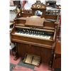 Image 1 : ANTIQUE LATE 1800S TO EARLY 1900S EATON PUMP ORGAN