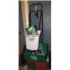 Image 1 : LOT OF 3 FERTILIZER SPREADERS INCL SCOTTS