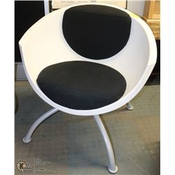 HALF MOON ARMCHAIR