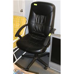 BLACK LEATHERETTE OFFICE CHAIR