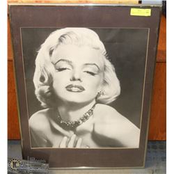 MARILYN FRAMED IN GLASS (22X30)