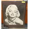 Image 1 : MARILYN FRAMED IN GLASS (22X30)
