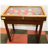 Image 1 : GLASS TOP SHOW CASE TABLE WITH LOCK, 18X2X29