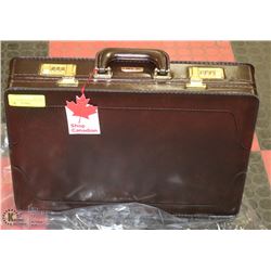 NEW STRADELLINA LEATHER BRIEFCASE.