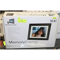 MEMORY FRAME PLUS - 10.4" DIGITAL PICTURE FRAME.
