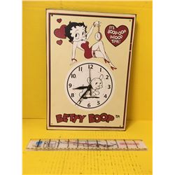 METAL BETTY BOOP CLOCK
