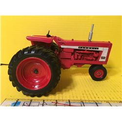 IHC 1/16 806 W/DUALS