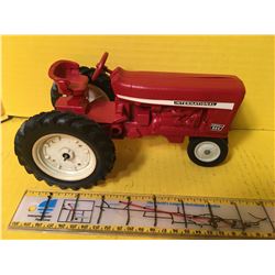 IHC 1/16 544 TRACTOR - REPAINTED