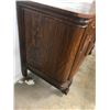 Image 7 : LIONS PAW BUFFET, ¼ CUT OAK