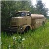 Image 1 : 1949? INTERNATIONAL SNUB NOSE TANKER TRUCK
