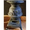 Image 2 : CAST IRON POT BELLIED STOVE