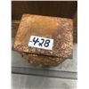 Image 2 : SALESMAN SAMPLE ICE BOX, METAL, ALASKA