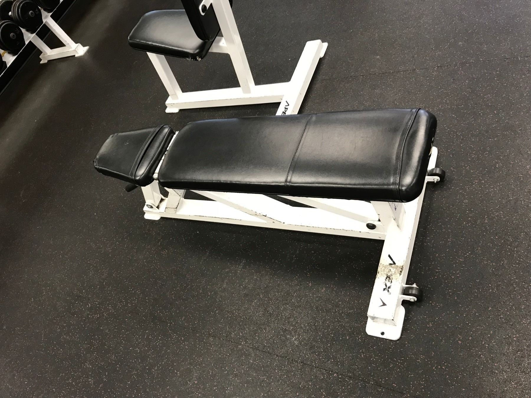 White Apex Adjustable Weight Bench White Apex Adjustable Weight Bench