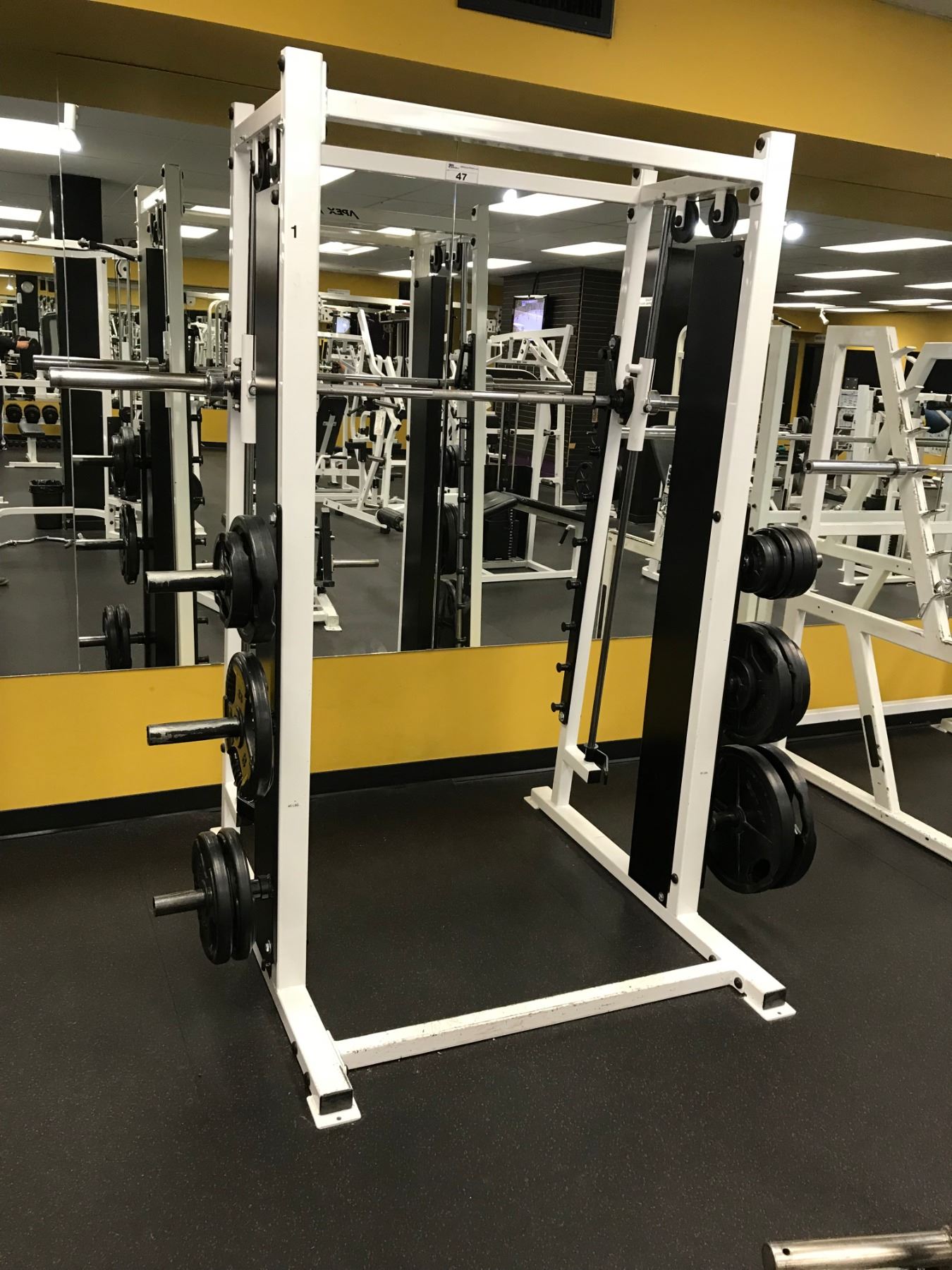 APEX SQUAT RACK - Able Auctions
