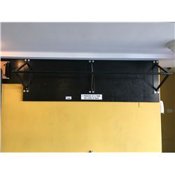 BLACK 2 STATION CHIN UP BAR