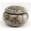 Image 2 : Native American Navajo Etched Pottery Lidded Box