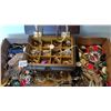 Image 3 : LARGE LOT OF JEWELRY & JEWELRY BOX