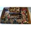 Image 4 : LARGE LOT OF JEWELRY & JEWELRY BOX