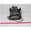 Image 1 : POLAROID LAND CAMERA MODEL 330