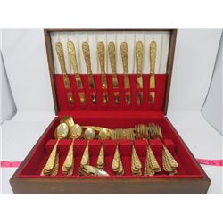 12 PLACE SETTING GOLD/GILDED, GOLDINGER CUTLERY IN WOODEN CHEST