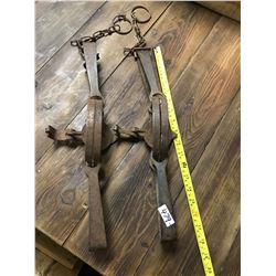 2 VICTOR LEGHOLD TRAPS 18"