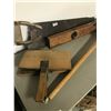 Image 3 : LOT OF OAK MALLET, SAWS, MASHER, LEVEL
