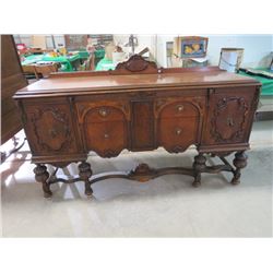 WALNUT SIDE BOARD, 2 DOORS 1 W/DRAWER, 2 DRAWERS, BRASS PULLS, 45.5HX72WX23D