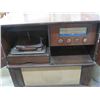 Image 3 : VIKING CABINET RADIO/RECORD PLAYER, VINTAGE