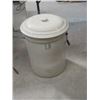 Image 1 : 10 GAL MEDALTA CROCK, W/LID, NO CRACKS/CHIPS