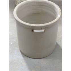 10 GAL MEDALTA CROCK, NO CRACKS, CHIP ON RIM