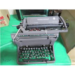 UNDERWOOD TYPEWRITER