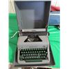 Image 1 : ROYAL TYPEWRITER