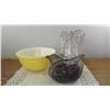 Image 1 : LOT OF METAL TRIVET, WIRE HEN EGG BASKET, CARVED STONE EGGS, YELLOW PYREX BOWL 2.5 QT