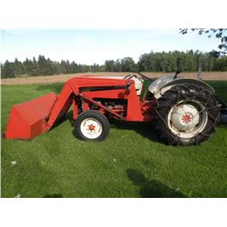 1956 Ford 800 Tractor 3 pt, PTO, with loader and tire chains