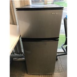 Magic Chef mini bar fridge two door w/ freezer