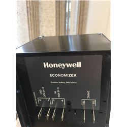 2-Honeywell -M7215A 1008  Damper Actuator Economizer