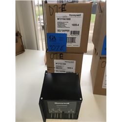 2-Honeywell M7215A 1008  Damper Actuator Economizer
