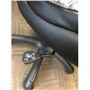 Image 4 : Black leather office chair, adjustable on wheels